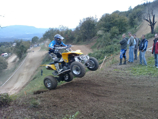 http://lh6.ggpht.com/_WOYr33IweKA/SNf0smvwrQI/AAAAAAAAAgk/P37HrbL9_wY/s640/DSC00440.JPG