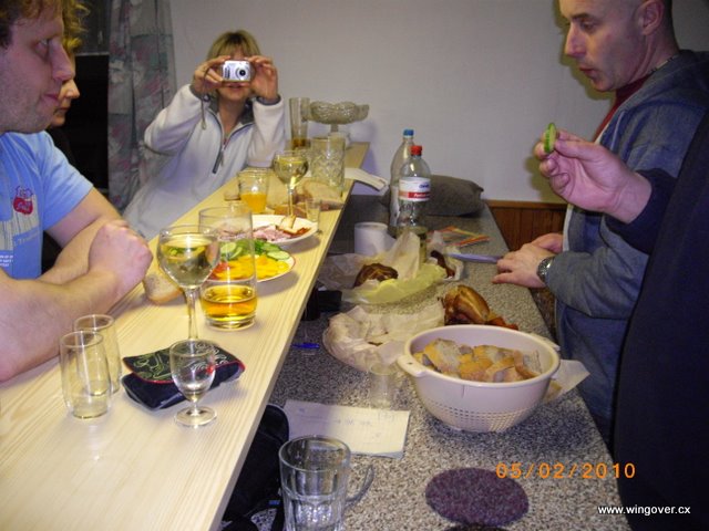 Večeře ve formě švédských stolů, to je luxus