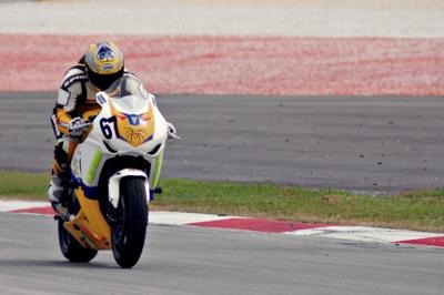 [DSC_0264edit_400x266[2].jpg]
