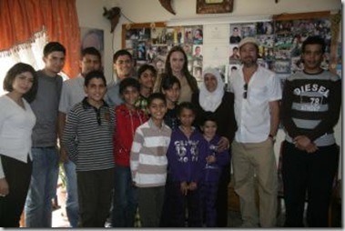 fondazione-brad-pit-angelina-jolie-01 fondazione-brad-pit-angelina-jolie-01