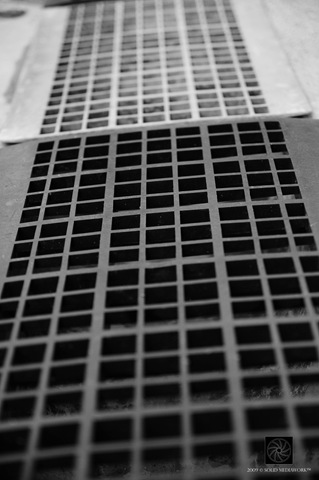 [B&W18[4].jpg]