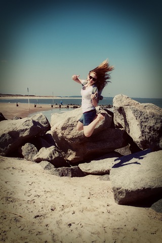 [beach jump[4].jpg]