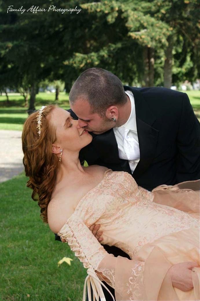 [kiss in the park[5].jpg]
