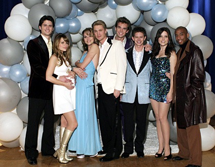 [the-one-tree-hill-cast[5].jpg]
