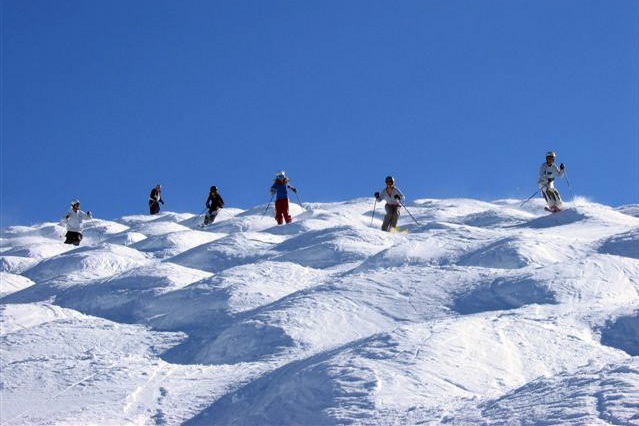 mogul-skiing2