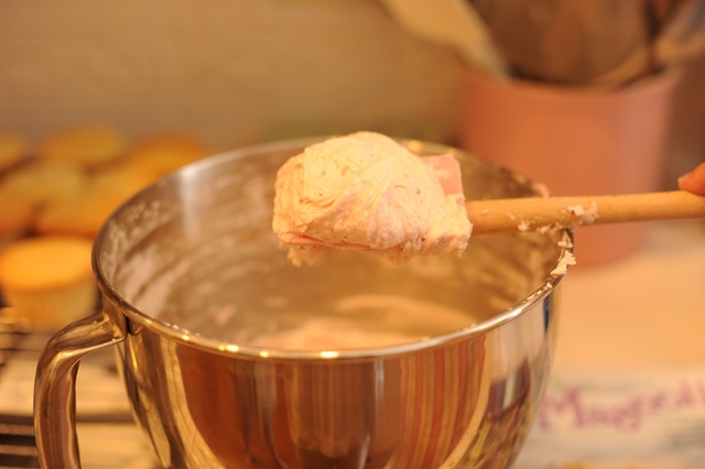 [Pink frosting[3].jpg]