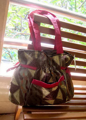 tas batik merah