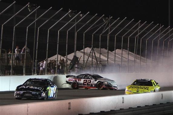 [2010 Gateway1 NNS Edwards Keselowski accident[4].jpg]