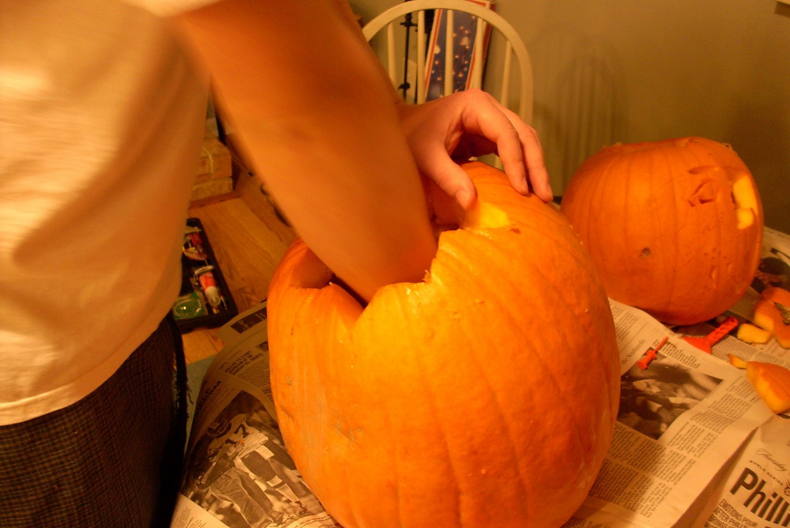 [pumpkin carving 008[5].jpg]