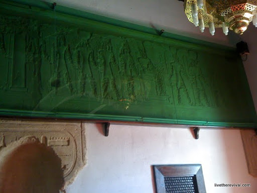 To top it all the awkwardness, images from the temple are preserved in a luminiscient case in the direction of the Qibla