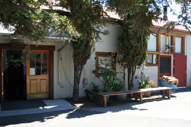 [entranceb[5].jpg]
