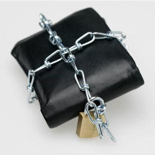 [Chained Wallet[10].jpg]