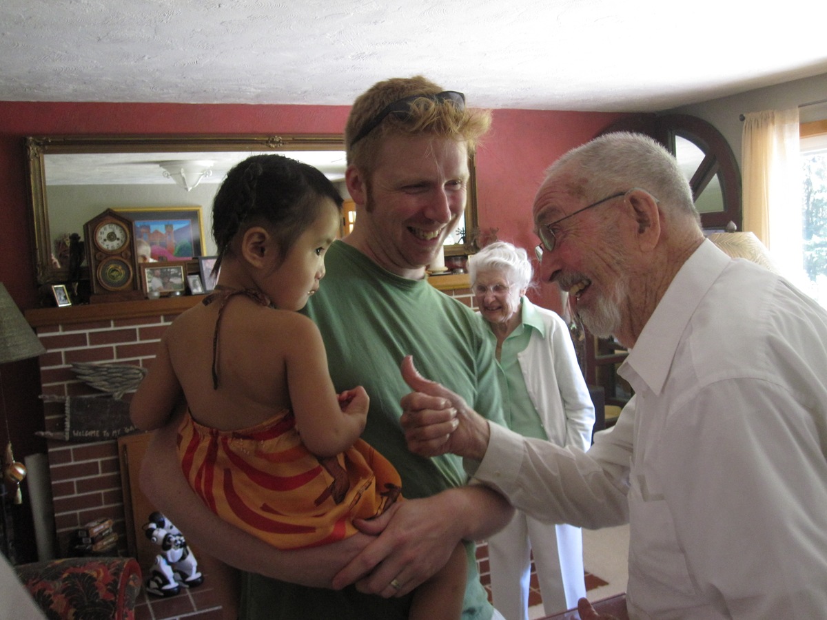 [Eugene 2009 7[2].jpg]