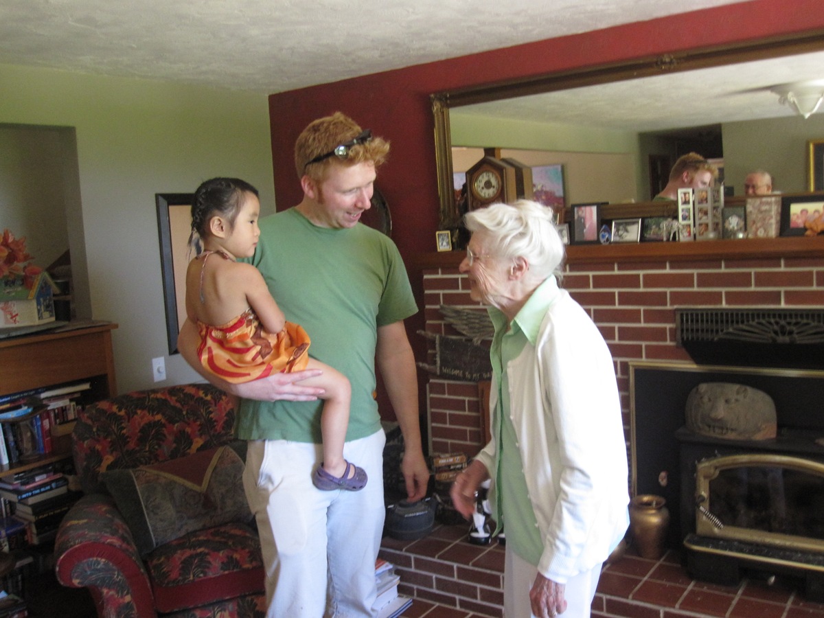 [Eugene 2009 8[2].jpg]