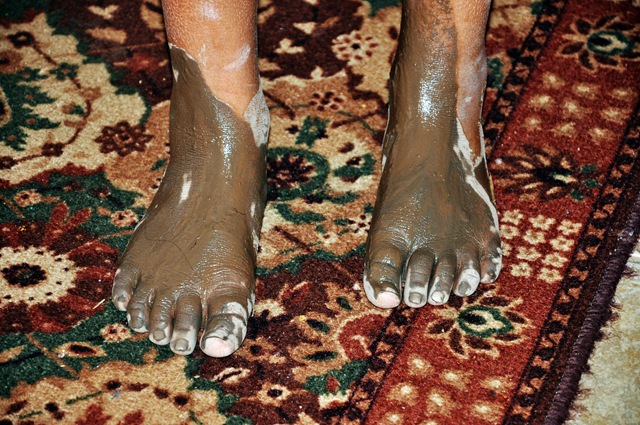 [muddy feet 001[2].jpg]