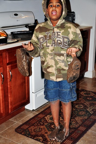 [muddy feet 002[2].jpg]