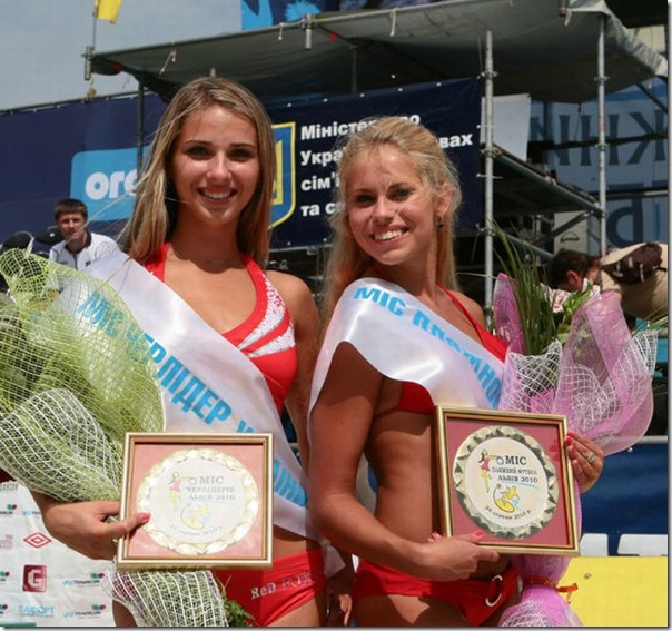 Cheerleaders barradas no campeonato mundial de 2010 (8)