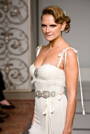 modern wedding gown 2010