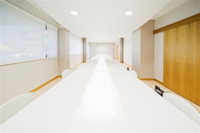 http://lh6.ggpht.com/_XXXS9ia01wQ/TKjb_Z6Ih0I/AAAAAAAAAoE/wJsWY553h2A/s800/06-sala-de-catas-2.jpg