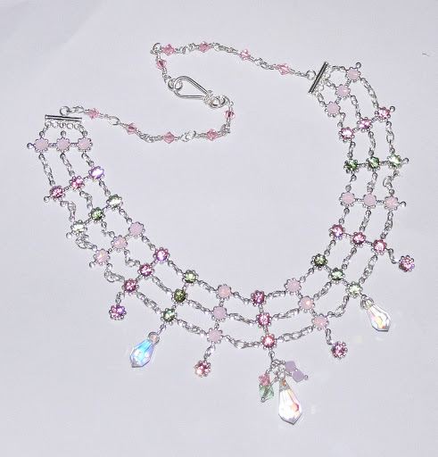 *Chaton Amore* Pink Tones Crystal Necklace