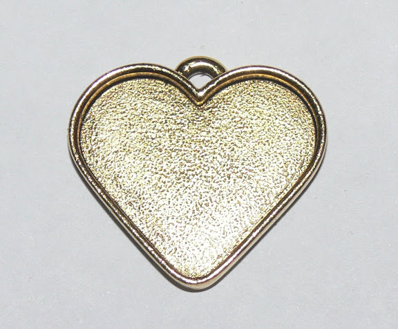 Antique Gold pendant tray - Lge Heart