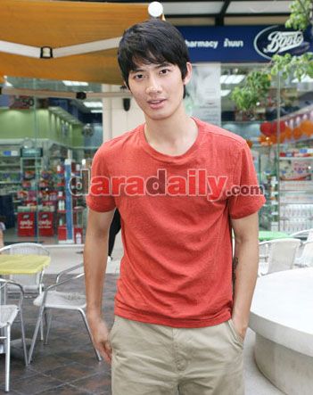รูปภาพ เป้ ตัดผม เป้ อารักษ์ ตัดผมสั้น เปลี่ยนลุครับบทนำภาพยนตร์ เฉือน