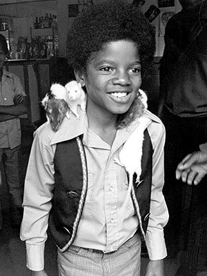 รูปภาพ ไมเคิล แจ็คสัน Michael Jackson ร่วมอาลัย ศิลปินชื่อก้องโล
