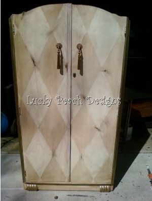 [cream armoire2[4].jpg]