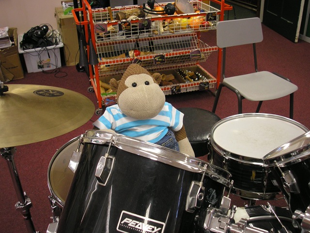[Monkey Playing Drums[4].jpg]