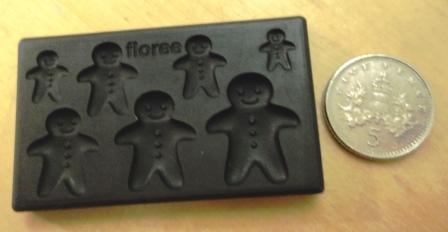 [Tiny Gingerbread Man Moulds[5].jpg]