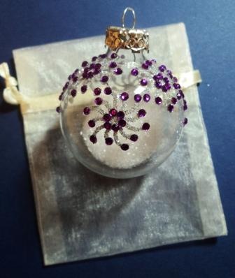 [decorated Bauble in Organza bag.jpg]