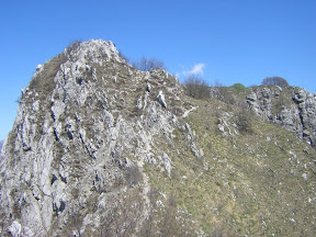 L'ombra del Moregallo e la foschia del Lario