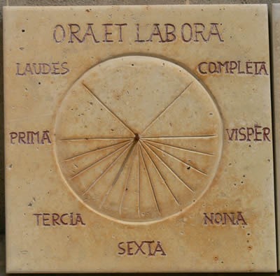 [Reloj_de_horas_Canonicas[3].jpg]
