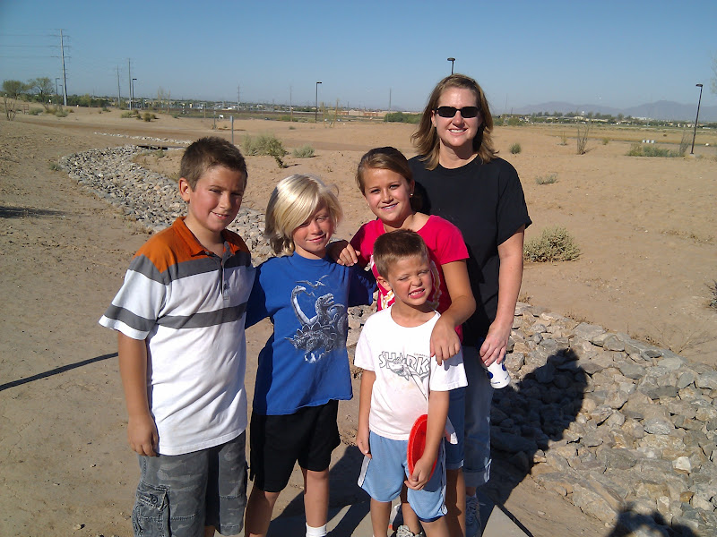 Jen, Brooke, Elijah, Cole, and Maxwell Posing for Disc Golf Shot