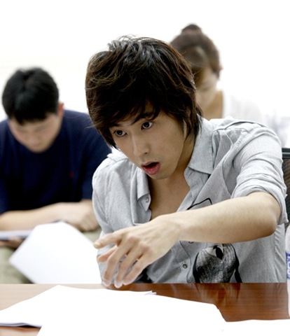 [20090729_uknow_drama033.jpg]