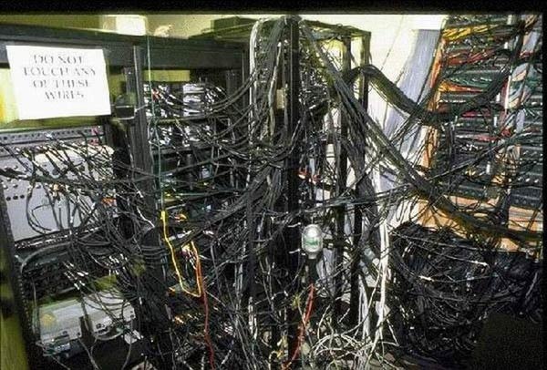[serverroom6bh1[3].jpg]