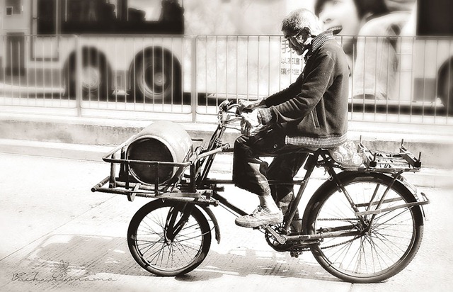 [old-man-on-bike[1].jpg]