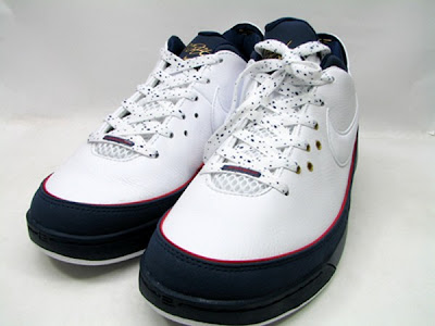 nike air max lebron 7 low gr white navy red 1 04 Nike LeBron VII Low   USA Basketball Edition   Actual Photos