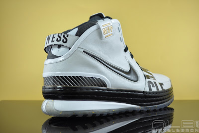 Most Valuable Player Nike Zoom LeBron VI (6) HD Showcase lebron6 most valuable player nikkon 11 web Most Valuable Player Nike Zoom LeBron VI (6) HD Showcase