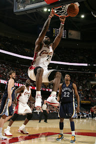 lebron james nba 100202 cle vs mem 13 LeBron and Co. Still #1 in the NBA. Cavaliers Win Nine in a Row.