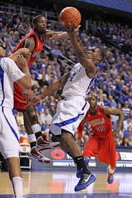 Nike LeBron VII University of Kentucky Player Exclusive New Shots wearing brons kentucky lebron7 inauguration 12 Nike LeBron VII University of Kentucky Player Exclusive New Shots