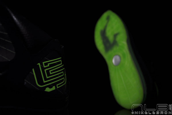 Breaking News Dunkman Max LeBron VII Released at NDC Europe