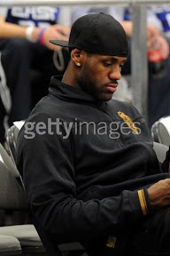 lebron james nba 100212 all star dallas 14 2010 NBA All Star: King James with the Black/White/Gold AMLVII
