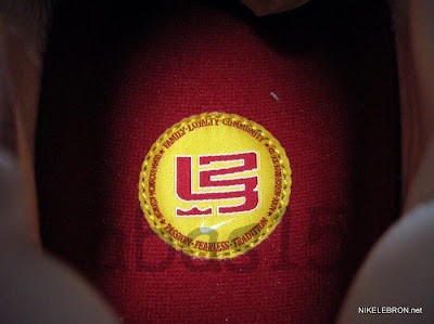 nike air max lebron 7 pe fairfax home 1 02 Leaked: Nike Air Max LeBron VII Fairfax Home Player Exclusive