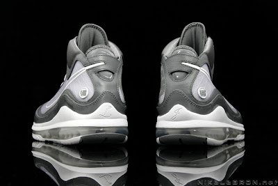 nike air max lebron 7 gr cool grey white 6 06 A Fresh Look at Air Max LeBron VII (7) Cool Grey / White