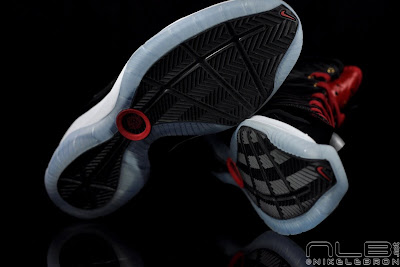 Nike LeBron VII (7) P.S. (Post Season) 407639 002 Showcase lebron7 ps black red white 33 web Nike LeBron VII (7) P.S. (Post Season) 407639 002 Showcase
