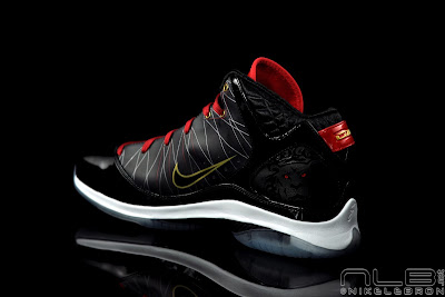Nike LeBron VII (7) P.S. (Post Season) 407639 002 Showcase lebron7 ps black red white 26 web Nike LeBron VII (7) P.S. (Post Season) 407639 002 Showcase