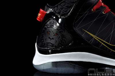 Nike LeBron VII (7) P.S. (Post Season) 407639 002 Showcase lebron7 ps black red white 37 web Nike LeBron VII (7) P.S. (Post Season) 407639 002 Showcase