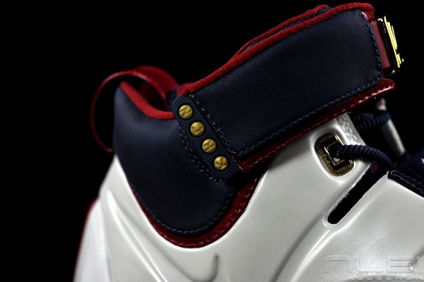Throwback Thursday Nike Zoom LeBron IV Cavaliers Colorway