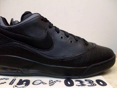 Nike LeBron VII (7) Low Sample Black/Red Plum Dark Grey nike air max lebron 7 low ss black black 1 01 Nike LeBron VII (7) Low Sample Black/Red Plum Dark Grey